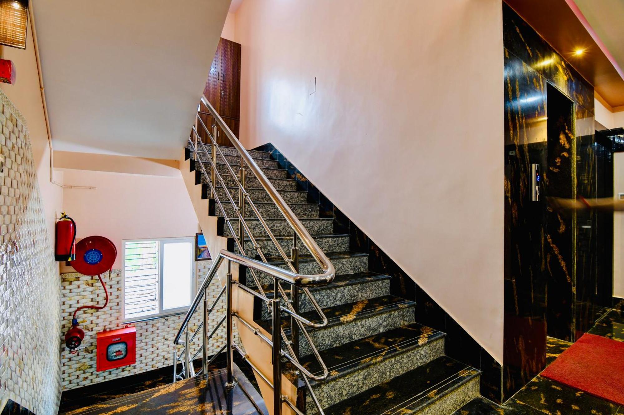 Hotel Kanan Inn Calcutta Exterior foto